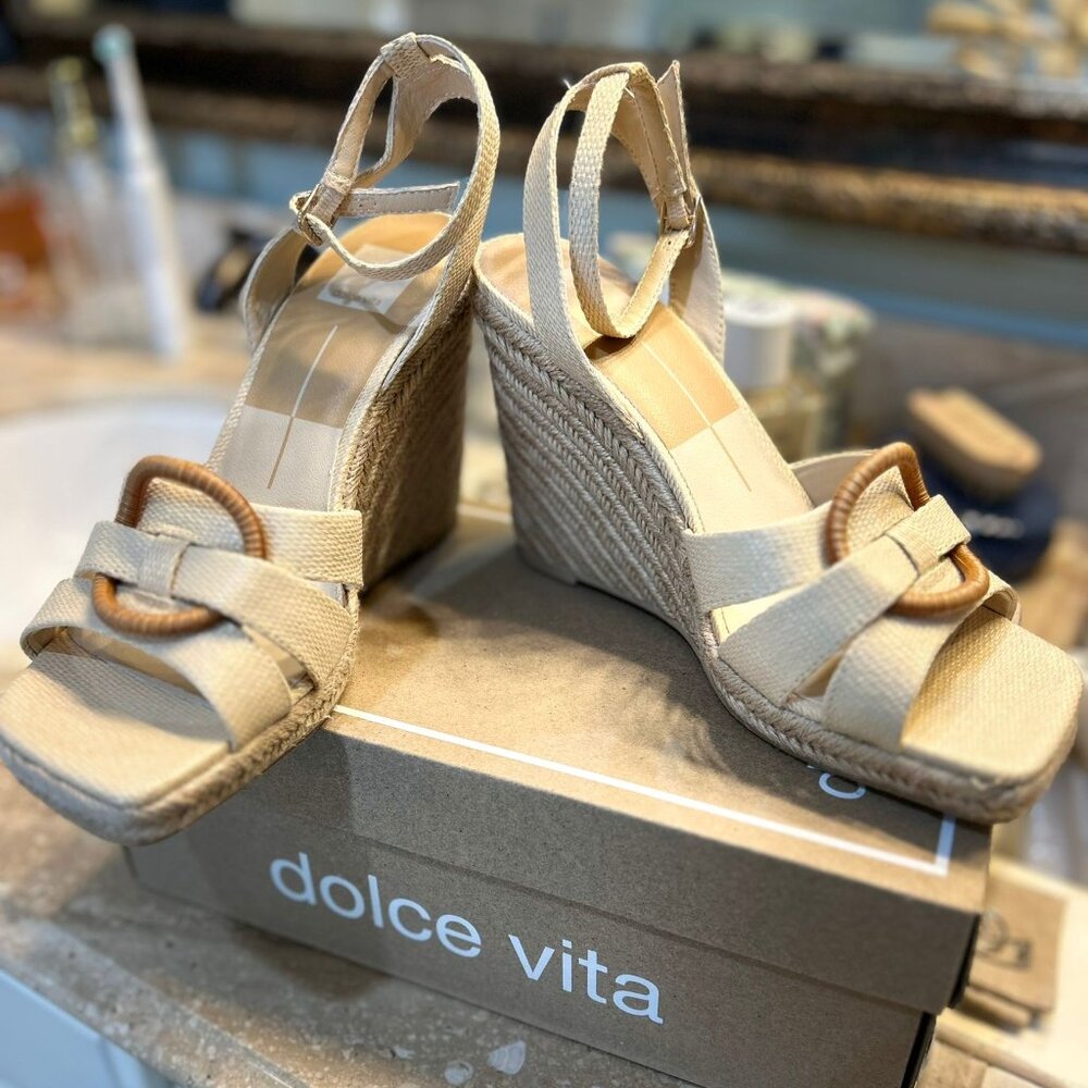 Dolce Vita Maze Espadrille Wedge Sandal In Ivory in US Women Size 8.5 (New)